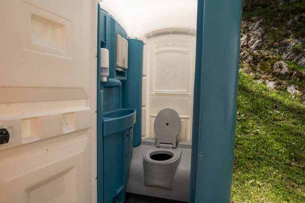 Types of Portable Toilets We Offer in Lake In The Hills, IL